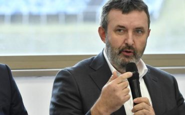 9463940-2026-vegeig-be-kell-vezetni-a-mesterseges-intelligenciat-a-magyarorszagi-iskolakban-foleg-ha-a-hasznalt-allami-laptopok-birjak