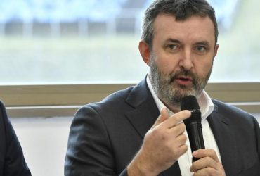 9463940-2026-vegeig-be-kell-vezetni-a-mesterseges-intelligenciat-a-magyarorszagi-iskolakban-foleg-ha-a-hasznalt-allami-laptopok-birjak