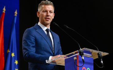 Budapest, 2026. április 13.
Magyar Péter, a Tisza Párt elnöke nemzetközi sajtótájékoztatót tart az országgyűlési választásokat követően a Hungexpo Kongresszusi Központban 2026. április 13-án.
MTI/Hegedüs Róbert