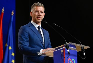 Budapest, 2026. április 13.
Magyar Péter, a Tisza Párt elnöke nemzetközi sajtótájékoztatót tart az országgyűlési választásokat követően a Hungexpo Kongresszusi Központban 2026. április 13-án.
MTI/Hegedüs Róbert
